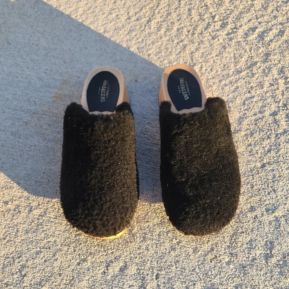 Swedish Hasbeens Fluff Genuine Shearling Clogs Wooden Black Sherpa Mules Sz 40